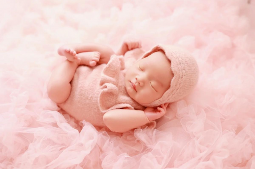 安岳宝宝吃手是饿了吗